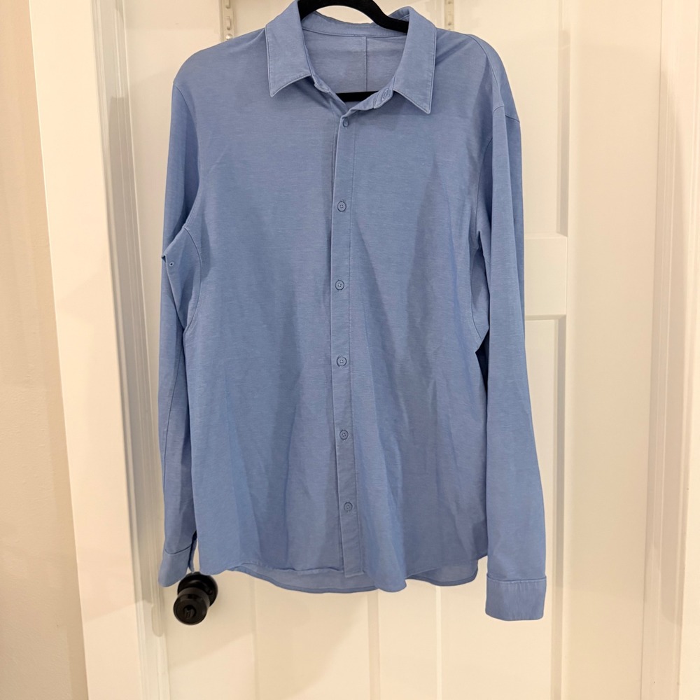 Men's Lululemon Long Sleeve Shirt est. Medium Blue Button Down